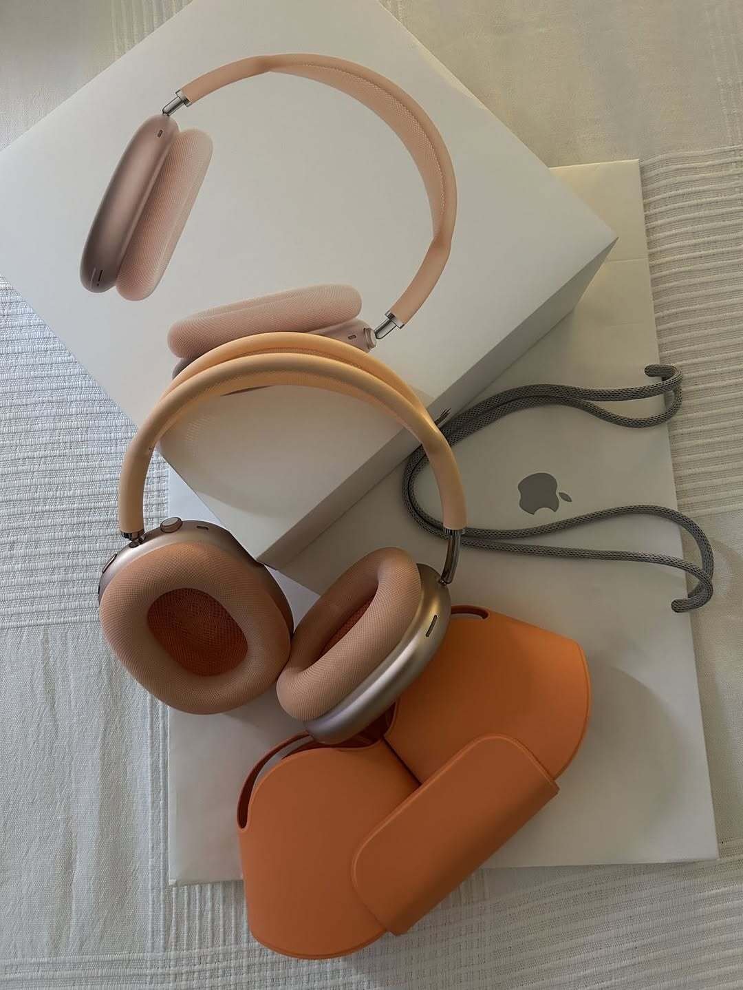 mini_magick20260103-9815-lpx9bs AirPods Max Headphone - Image 4