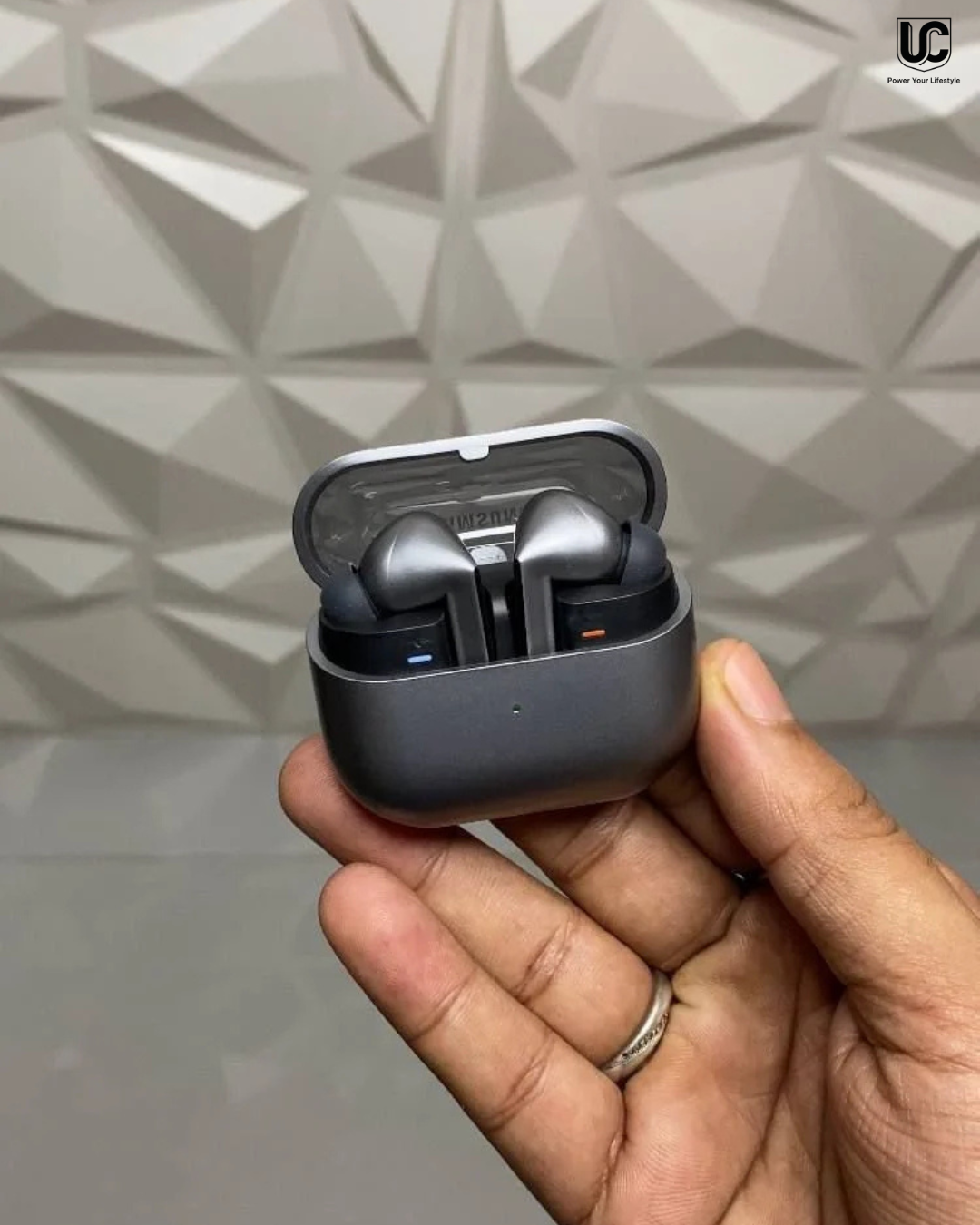 2 Samsung Galaxy Buds 3 Pro - Image 3